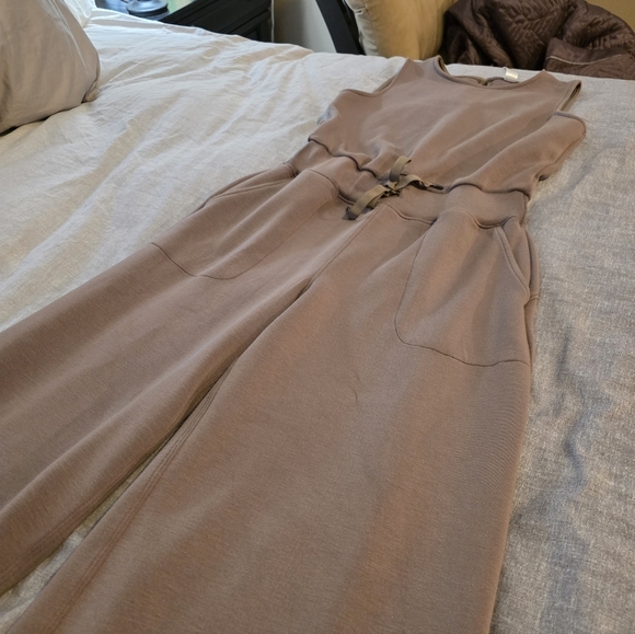 SPANX Airessentials Sleeveless Jumpsuit in Smoke - Picture 3 of 11